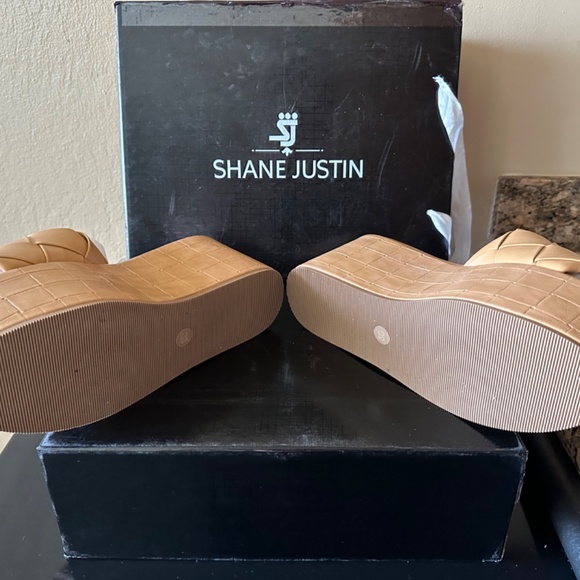 ✨Host Pick✨New Shane Justin ❤️ 4” Platform Wedge Clogs Slip On Sandals - Picture 5 of 5